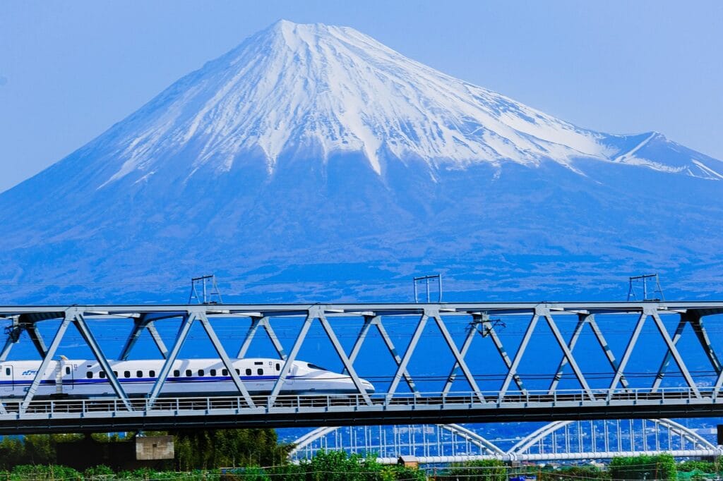 Tokaido Shinkansen Guide: Tokyo to Osaka, Nozomi vs Hikari vs Kodama