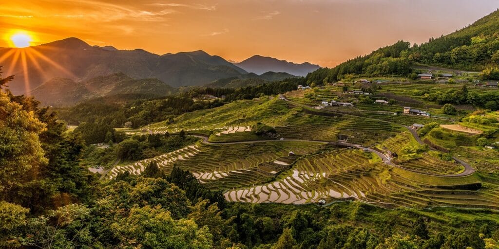 Urasa Station Guide | Uonuma Rice Country & Hakkaisan Sake