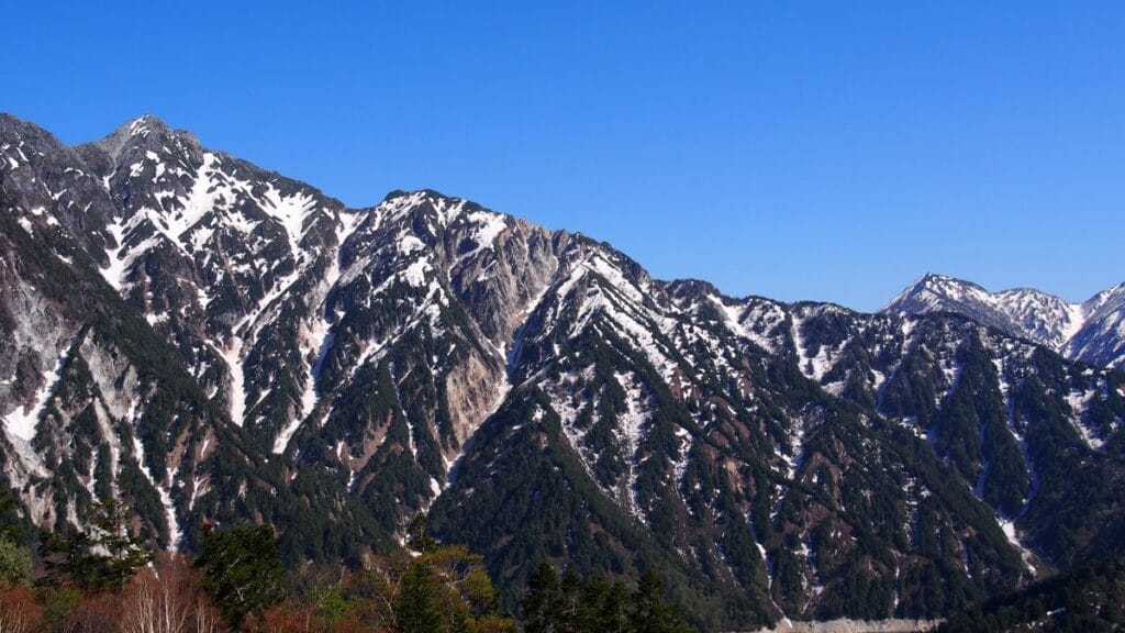 Best Hotels Near Unazuki-Onsen Station | The Kurobe Gorge’s Hot-Spring Door