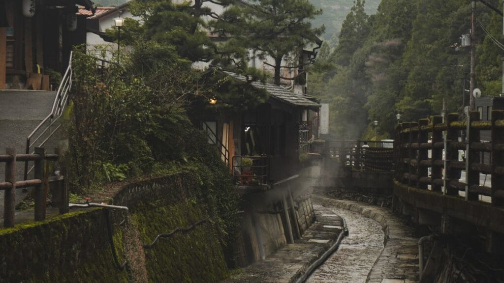Best Hotels Near Kii Station | The Negoro-ji Gateway