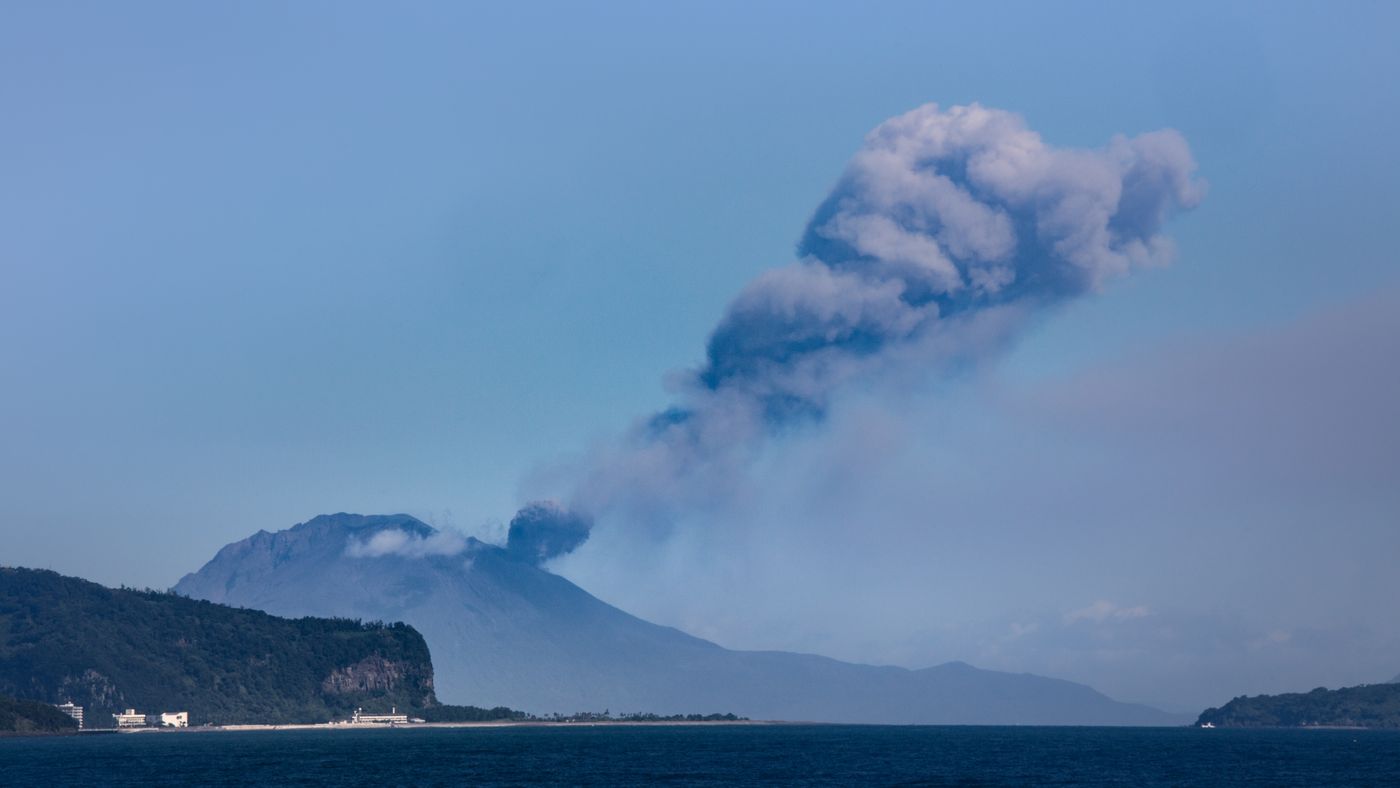 Kagoshima & Sakurajima: Living Under an Active Volcano — How Locals Do It