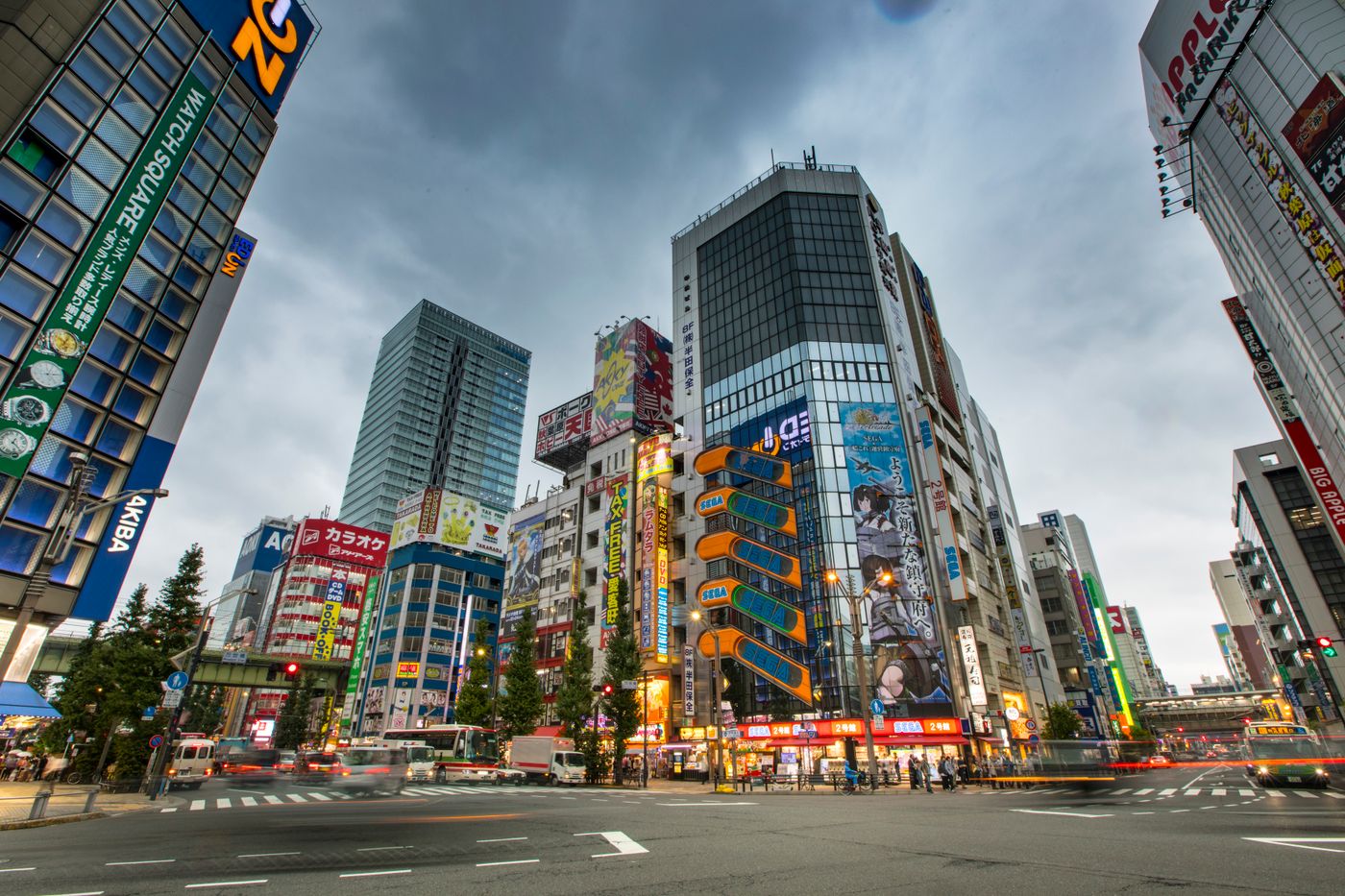 Best Hotels Near Shinjuku Station | World’s Busiest Hub