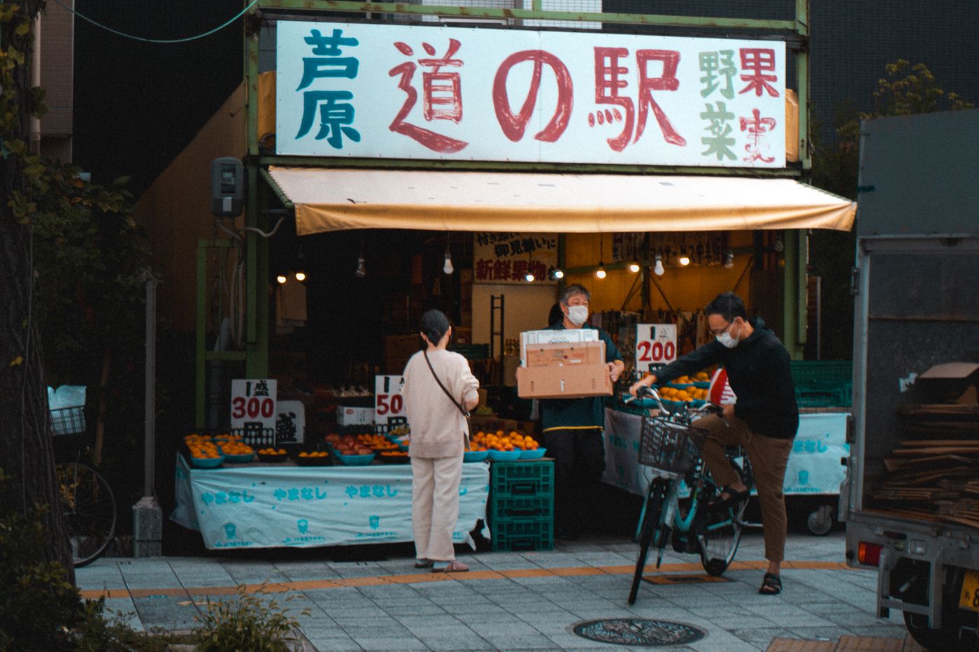 Japan’s 100 Yen Shops: Daiso, Seria & Can Do — The Underrated Souvenir Strategy