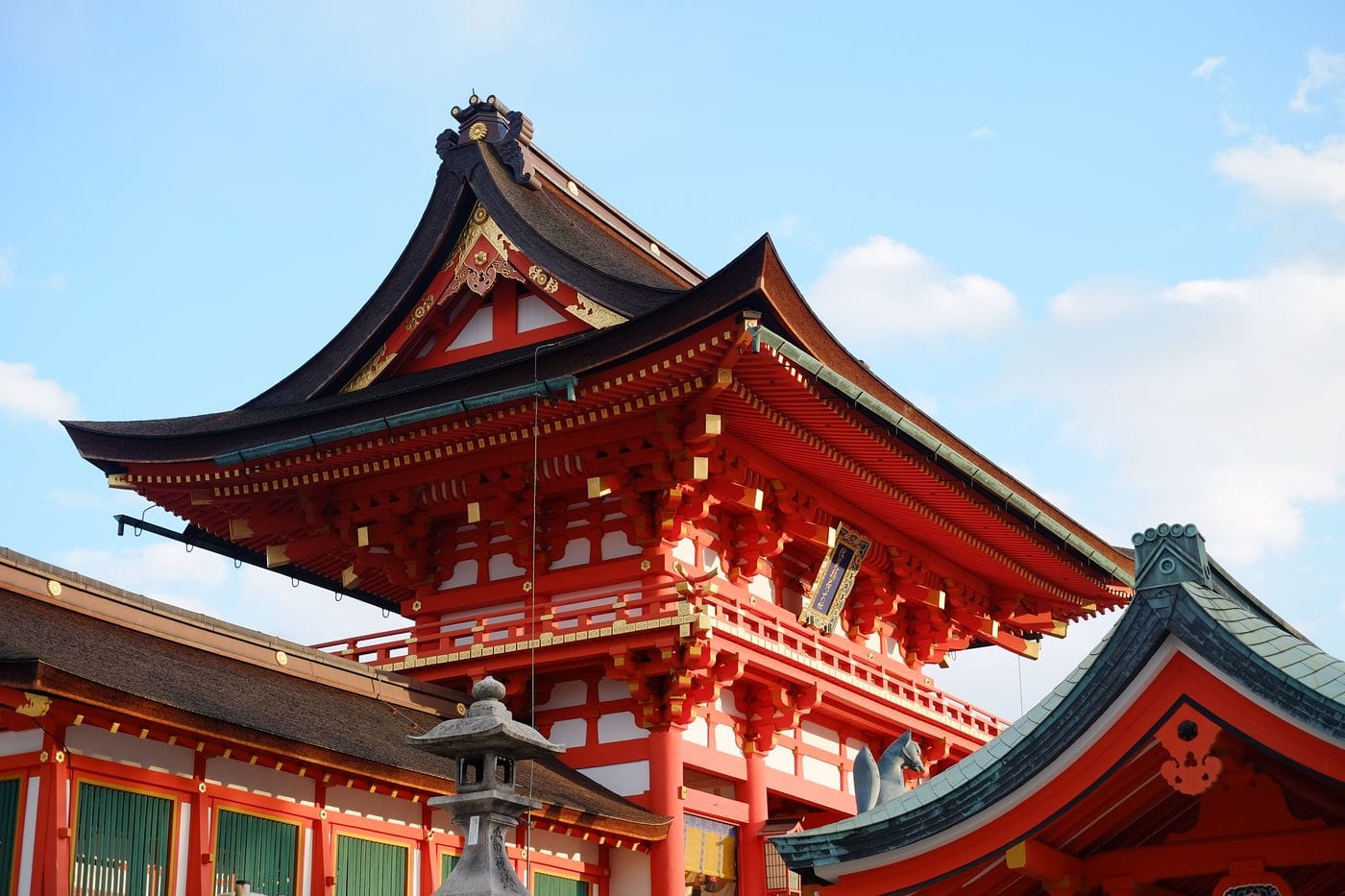 Japanese Shrine vs Temple: What’s the Difference & Does It Matter?