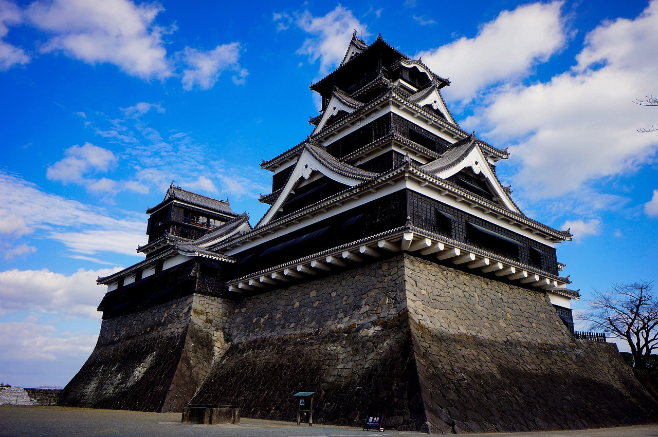 Fukuoka: Japan’s Most Livable City — Yatai Stalls, Hakata Ramen & Local Itinerary